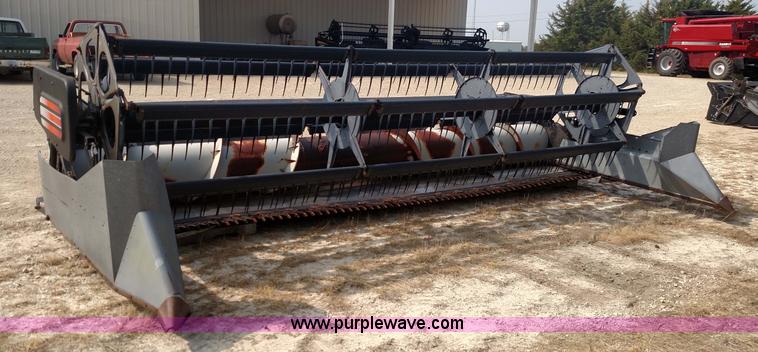 image for item K1137 Gleaner 318 head