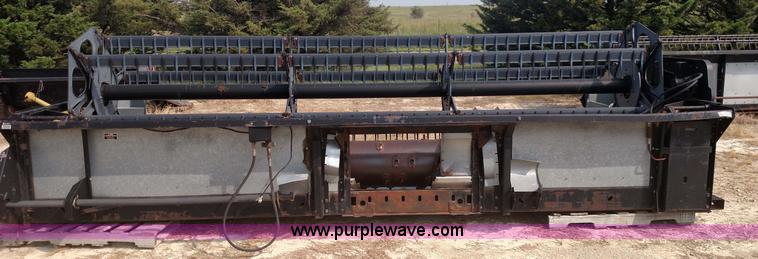 image for item K1137 Gleaner 318 head