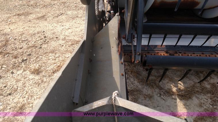 image for item K1137 Gleaner 318 head