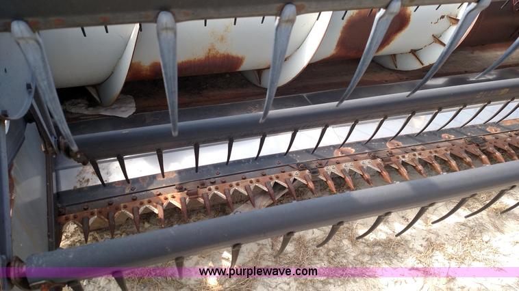 image for item K1137 Gleaner 318 head