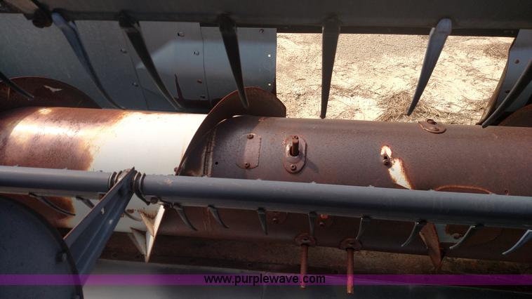image for item K1137 Gleaner 318 head