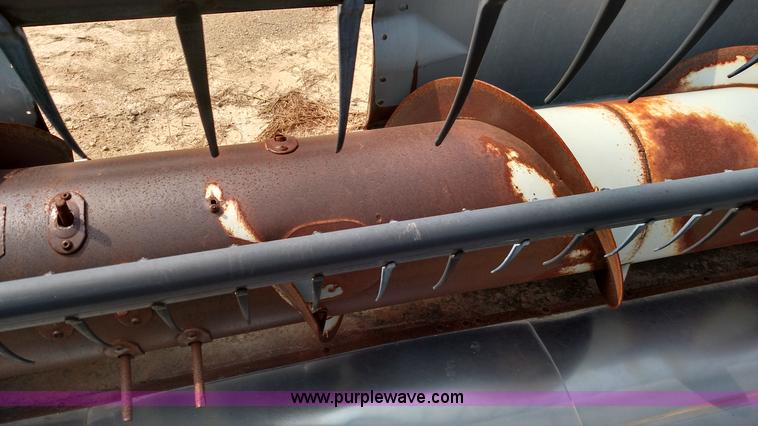 image for item K1137 Gleaner 318 head