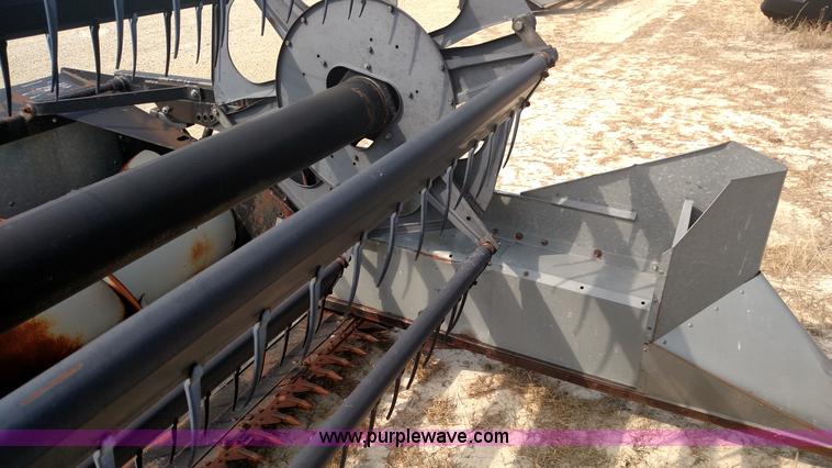 image for item K1137 Gleaner 318 head