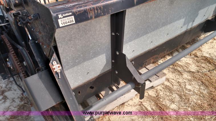 image for item K1137 Gleaner 318 head