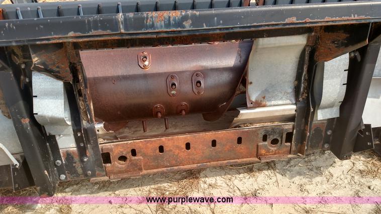 image for item K1137 Gleaner 318 head