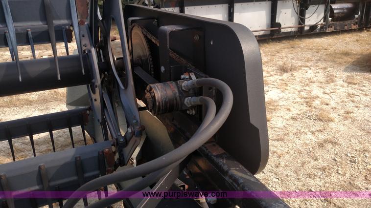image for item K1137 Gleaner 318 head