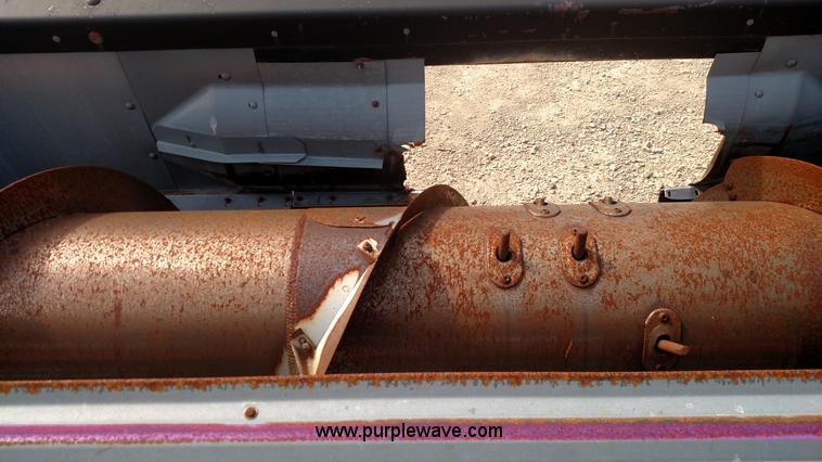 image for item K1138 Gleaner 400 head