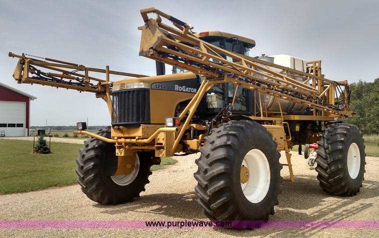 image for item K1144 2000 Ag-Chem RoGator 1254C self-propelled sprayer