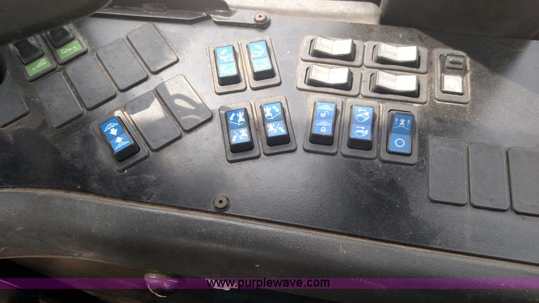 image for item K1144 2000 Ag-Chem RoGator 1254C self-propelled sprayer