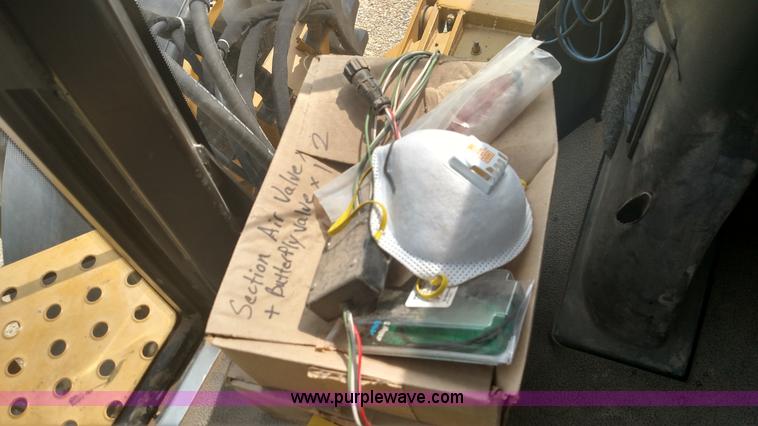 image for item K1144 2000 Ag-Chem RoGator 1254C self-propelled sprayer