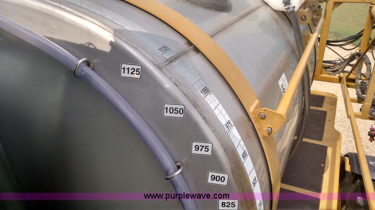 image for item K1144 2000 Ag-Chem RoGator 1254C self-propelled sprayer