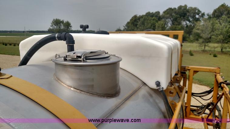 image for item K1144 2000 Ag-Chem RoGator 1254C self-propelled sprayer