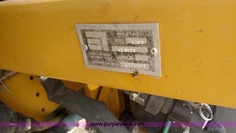 image for item K1144 2000 Ag-Chem RoGator 1254C self-propelled sprayer