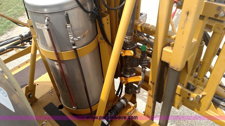 image for item K1144 2000 Ag-Chem RoGator 1254C self-propelled sprayer