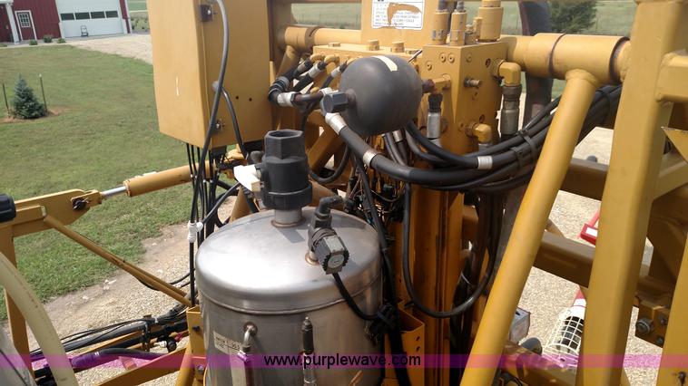 image for item K1144 2000 Ag-Chem RoGator 1254C self-propelled sprayer