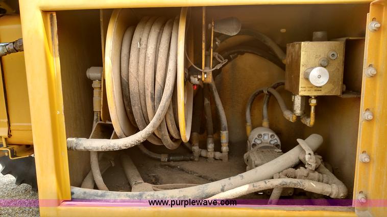 image for item K1144 2000 Ag-Chem RoGator 1254C self-propelled sprayer