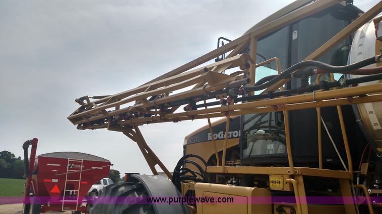 image for item K1144 2000 Ag-Chem RoGator 1254C self-propelled sprayer