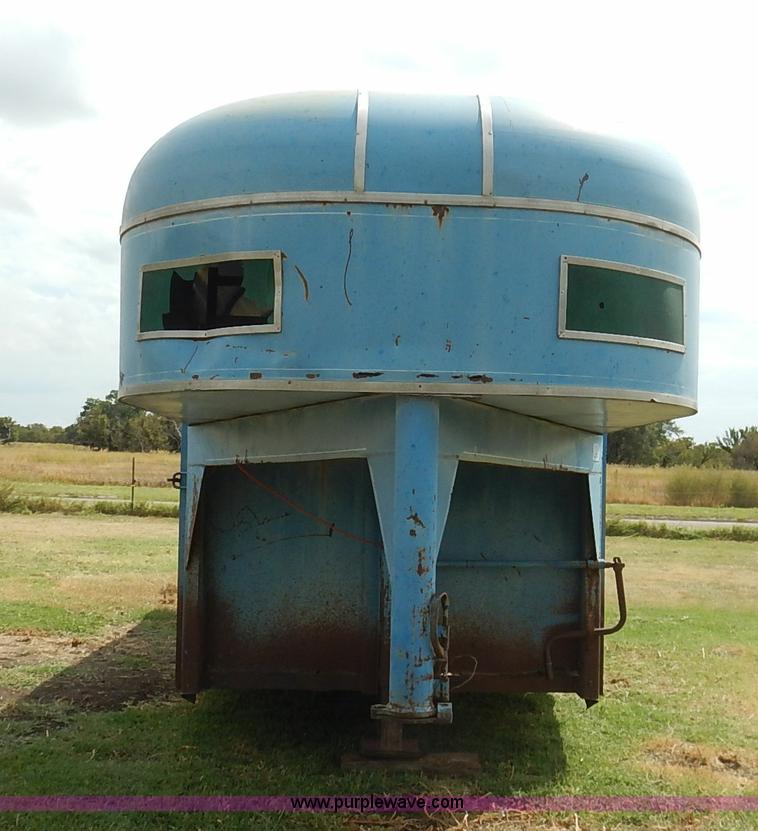 image for item K1615 1976 Shelby gooseneck livestock trailer