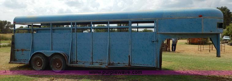 image for item K1615 1976 Shelby gooseneck livestock trailer