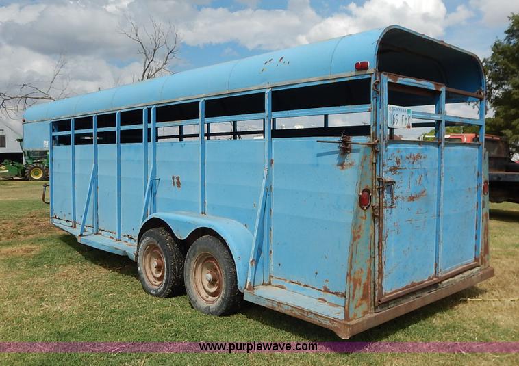 image for item K1615 1976 Shelby gooseneck livestock trailer