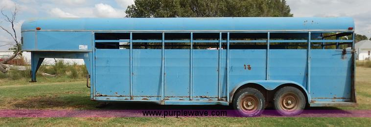 image for item K1615 1976 Shelby gooseneck livestock trailer