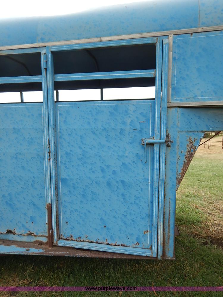 image for item K1615 1976 Shelby gooseneck livestock trailer