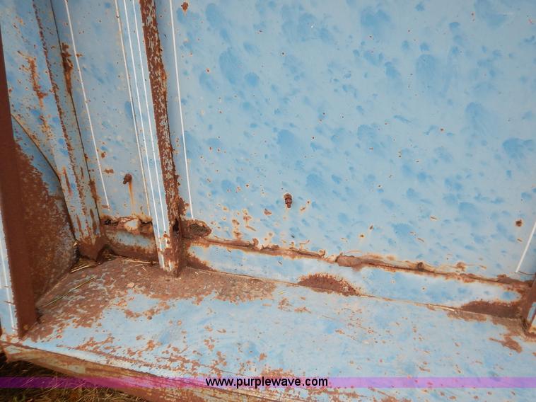 image for item K1615 1976 Shelby gooseneck livestock trailer