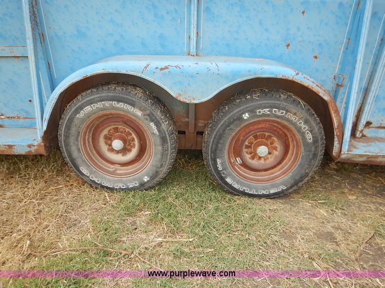 image for item K1615 1976 Shelby gooseneck livestock trailer