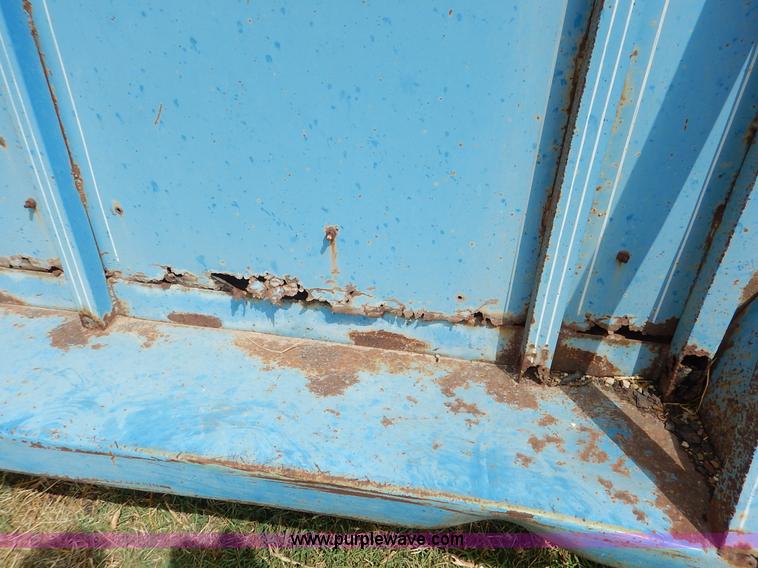 image for item K1615 1976 Shelby gooseneck livestock trailer