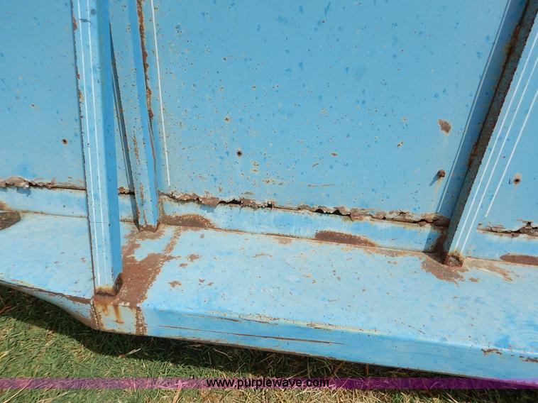 image for item K1615 1976 Shelby gooseneck livestock trailer