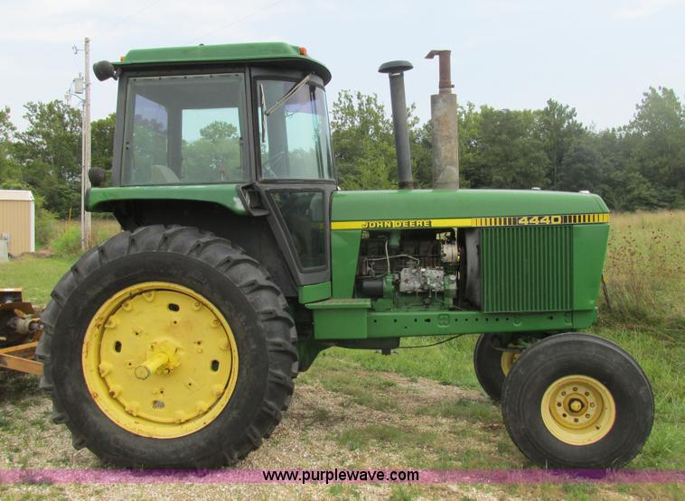 image for item K5165 1980 John Deere 4440 tractor
