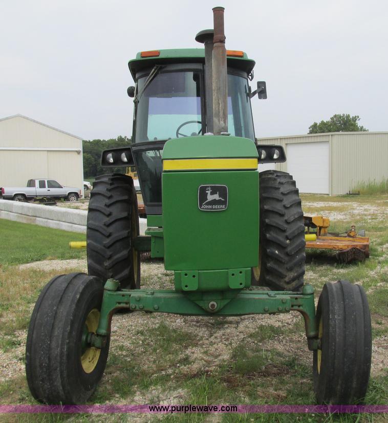 image for item K5165 1980 John Deere 4440 tractor