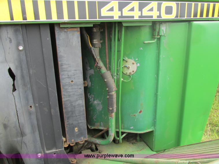 image for item K5165 1980 John Deere 4440 tractor