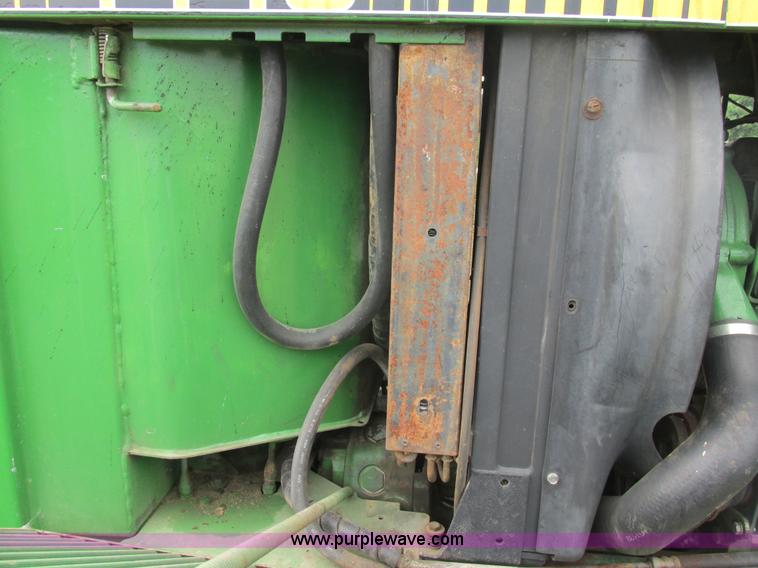 image for item K5165 1980 John Deere 4440 tractor