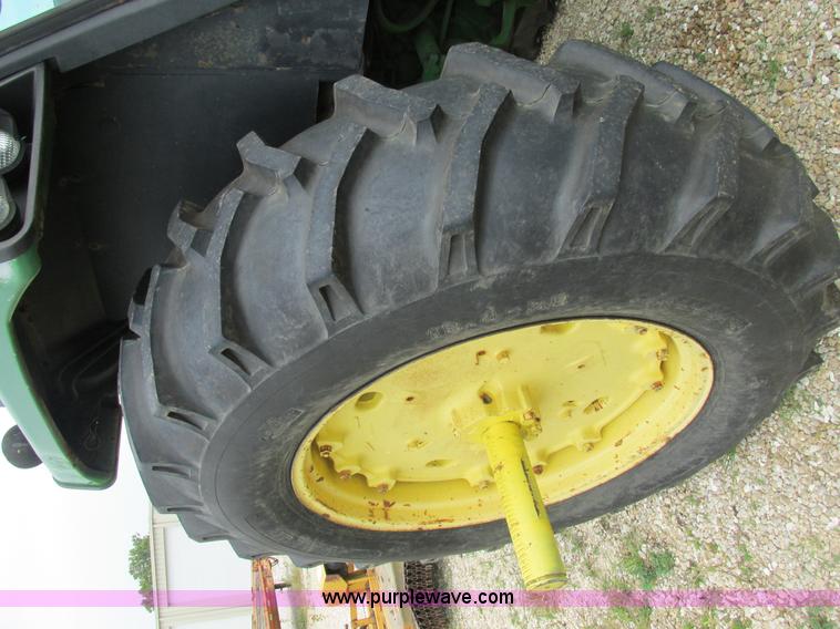 image for item K5165 1980 John Deere 4440 tractor