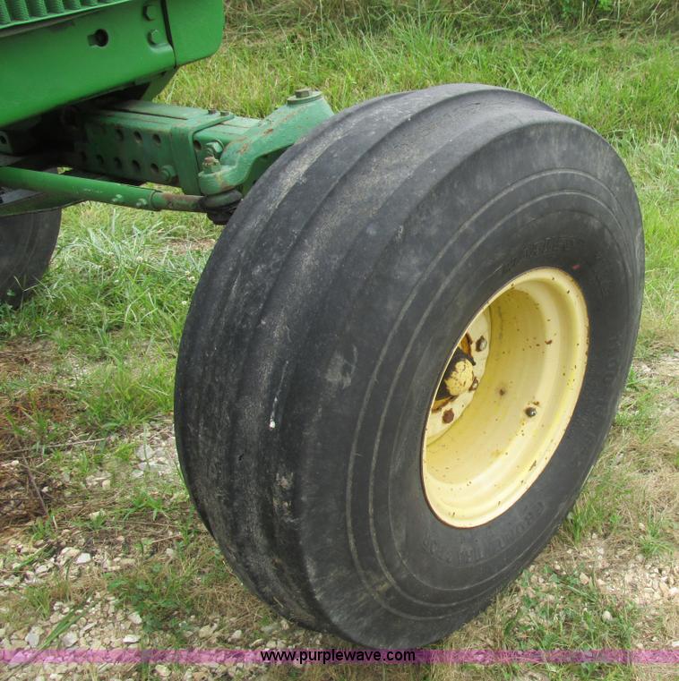 image for item K5165 1980 John Deere 4440 tractor