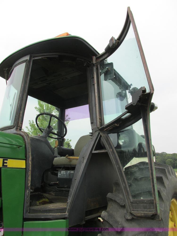 image for item K5165 1980 John Deere 4440 tractor