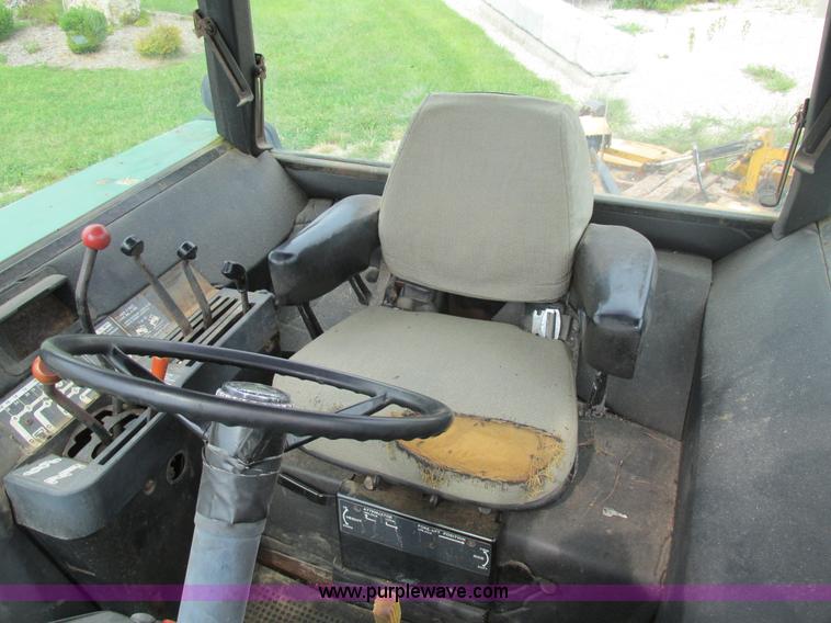 image for item K5165 1980 John Deere 4440 tractor