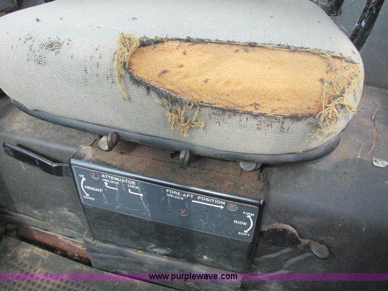 image for item K5165 1980 John Deere 4440 tractor