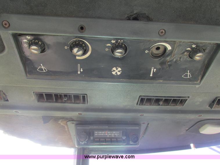 image for item K5165 1980 John Deere 4440 tractor