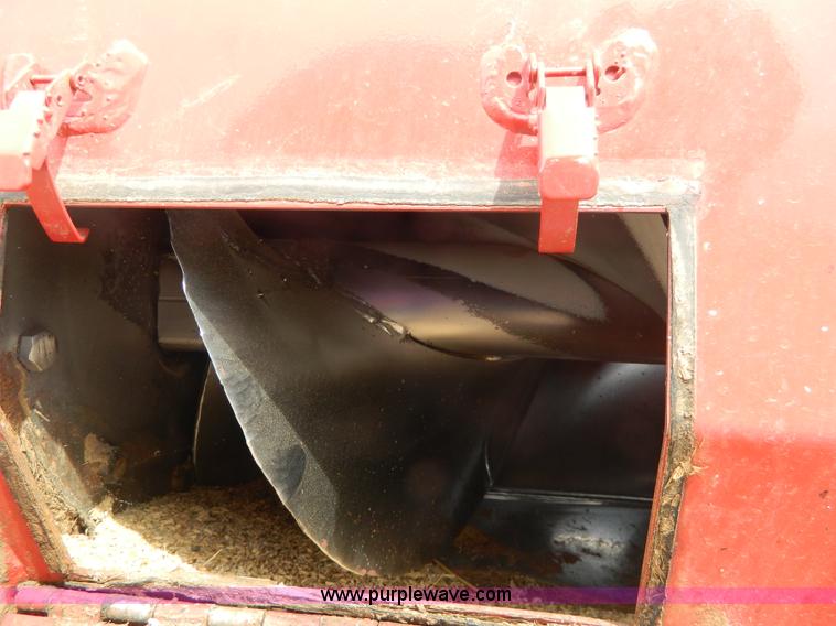 image for item K8179 2011 Farm King Backsaver auger