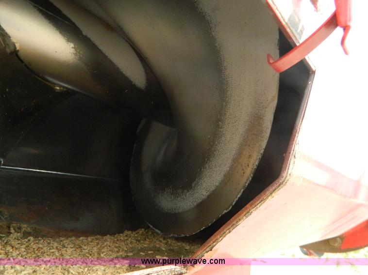 image for item K8179 2011 Farm King Backsaver auger