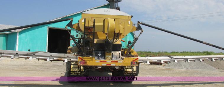 image for item L4016 2002 Ag-Chem TerraGator 8104 self-propelled applicator