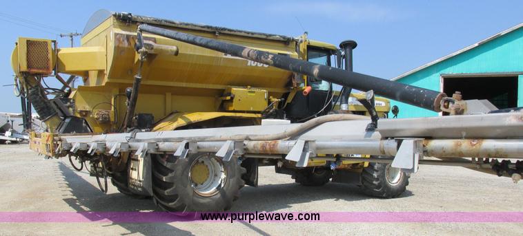 image for item L4016 2002 Ag-Chem TerraGator 8104 self-propelled applicator