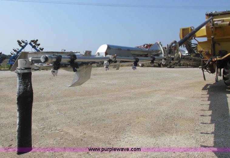 image for item L4016 2002 Ag-Chem TerraGator 8104 self-propelled applicator