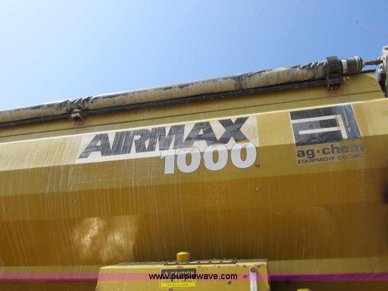 image for item L4016 2002 Ag-Chem TerraGator 8104 self-propelled applicator