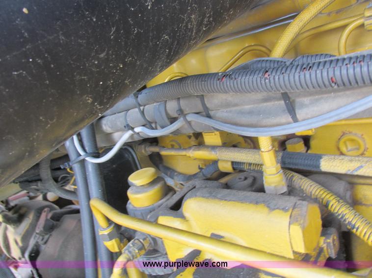 image for item L4016 2002 Ag-Chem TerraGator 8104 self-propelled applicator