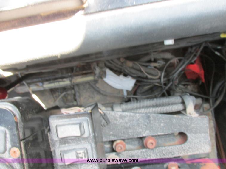 image for item L4016 2002 Ag-Chem TerraGator 8104 self-propelled applicator