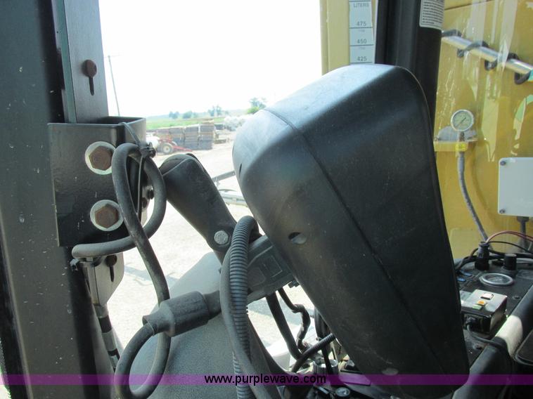 image for item L4016 2002 Ag-Chem TerraGator 8104 self-propelled applicator