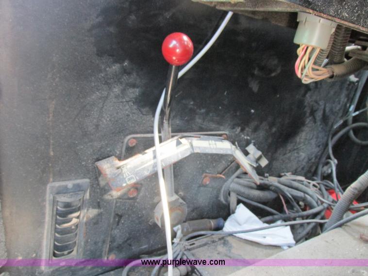 image for item L4016 2002 Ag-Chem TerraGator 8104 self-propelled applicator